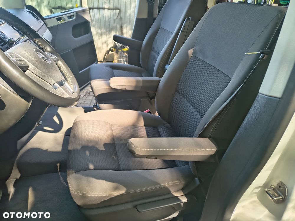 Volkswagen Multivan - 13