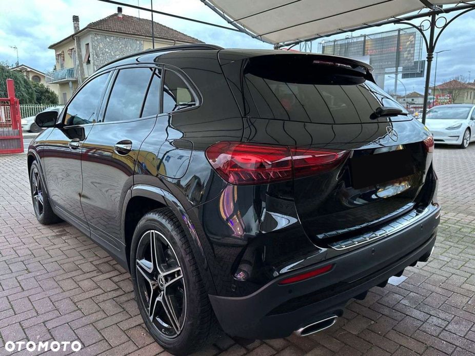 Mercedes-Benz GLA 200 AMG Line - 7