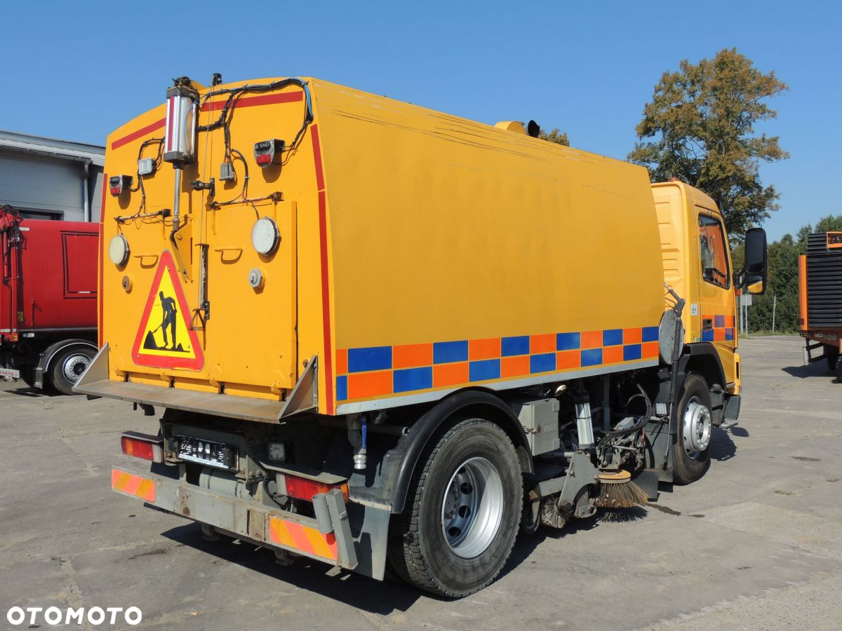 Volvo FM7 Zamiatarka, 350KM, Johnston-Beam, 2000rok - 6
