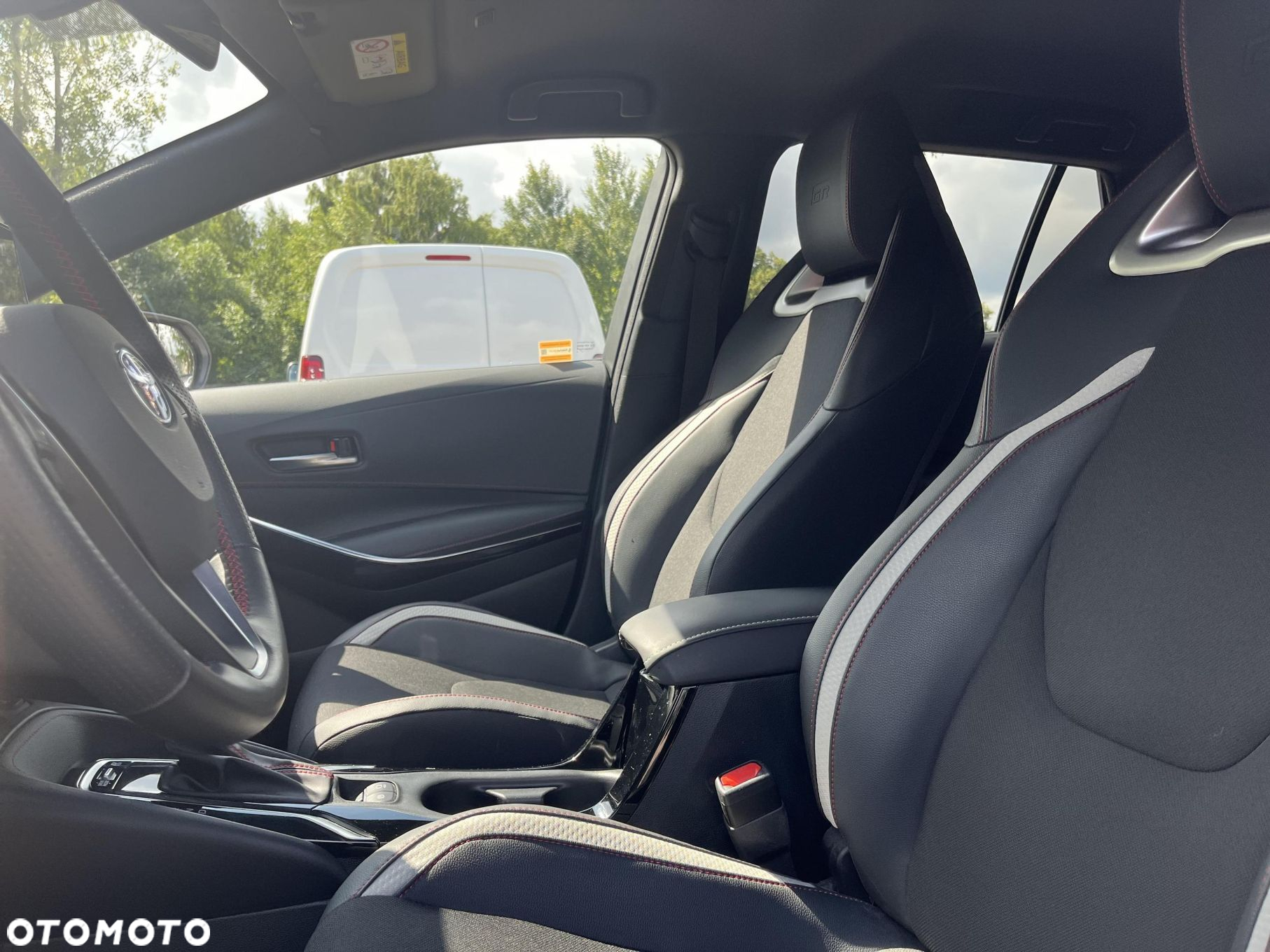 Toyota Corolla 2.0 Hybrid GR Sport - 10