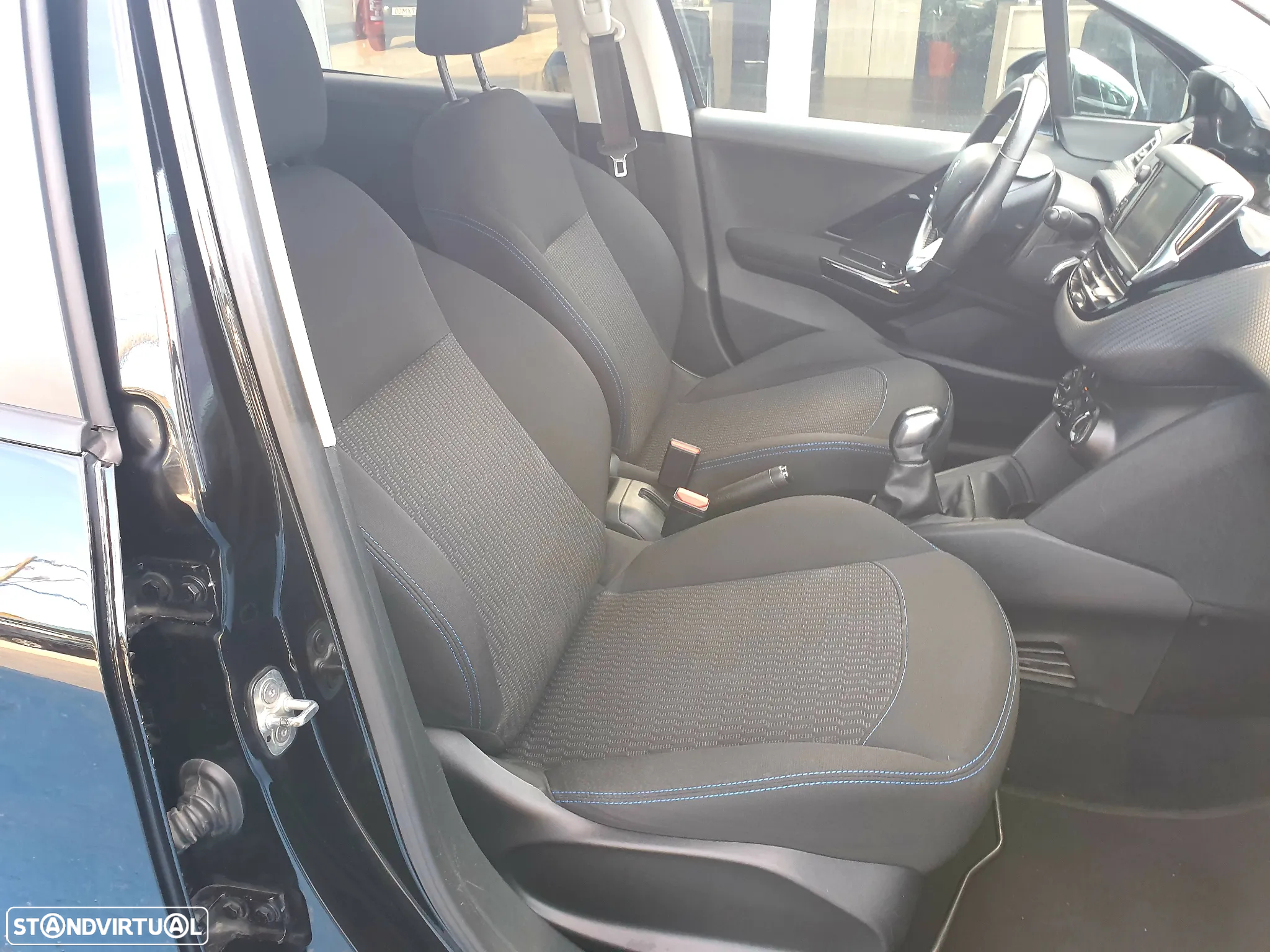 Peugeot 208 1.6 BlueHDi Style - 10