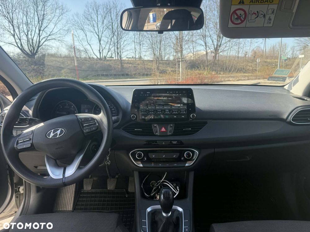 Hyundai i30 1.6 D Comfort - 11