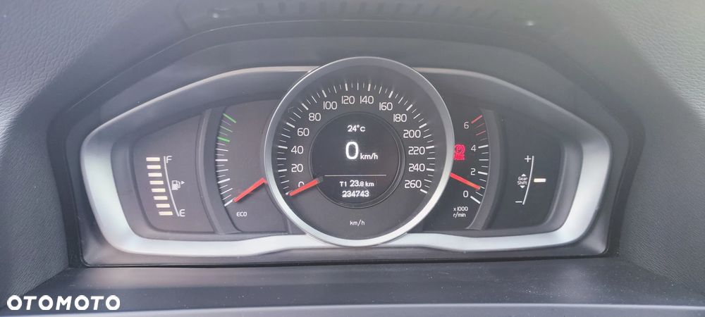 Volvo V60 D4 Kinetic - 13