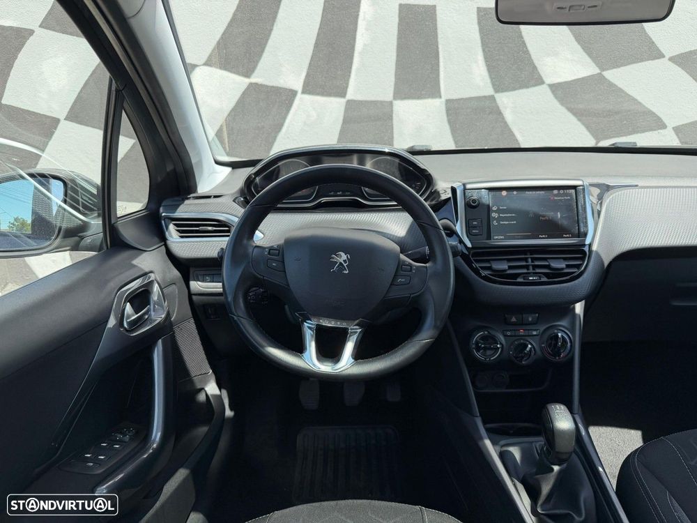 Peugeot 2008 1.2 PureTech Style - 6