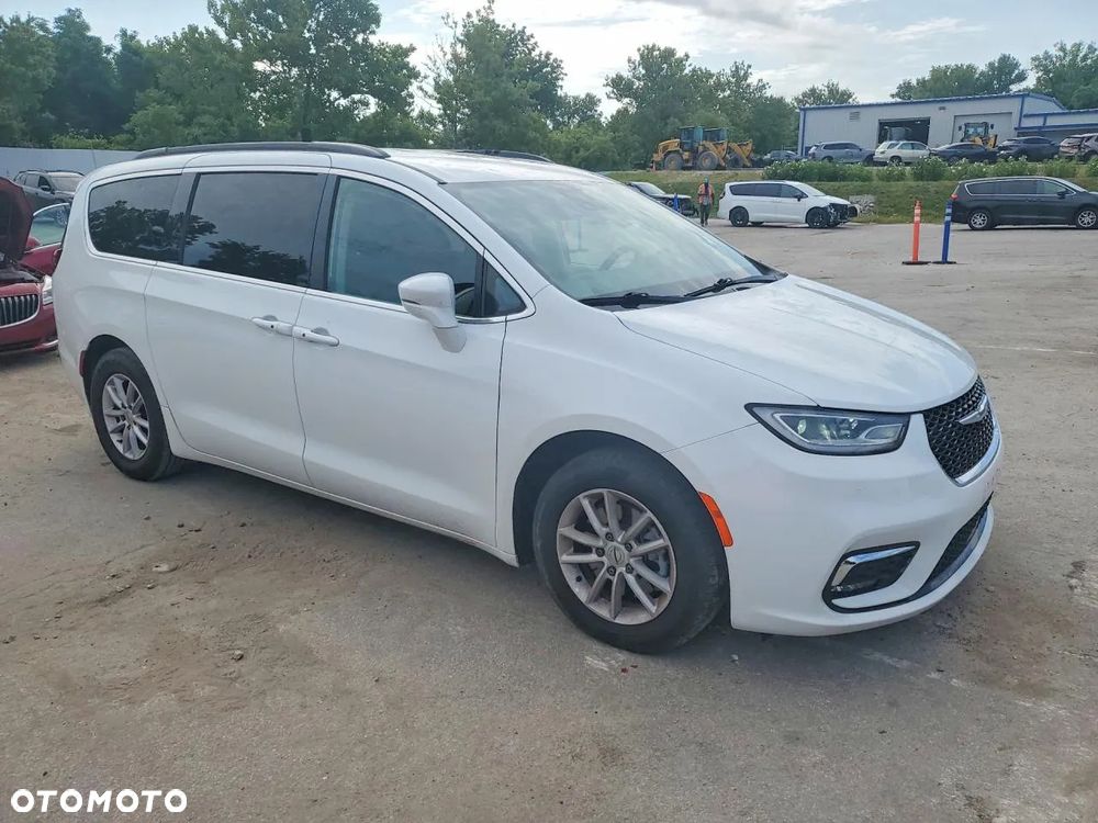 Chrysler Pacifica - 2