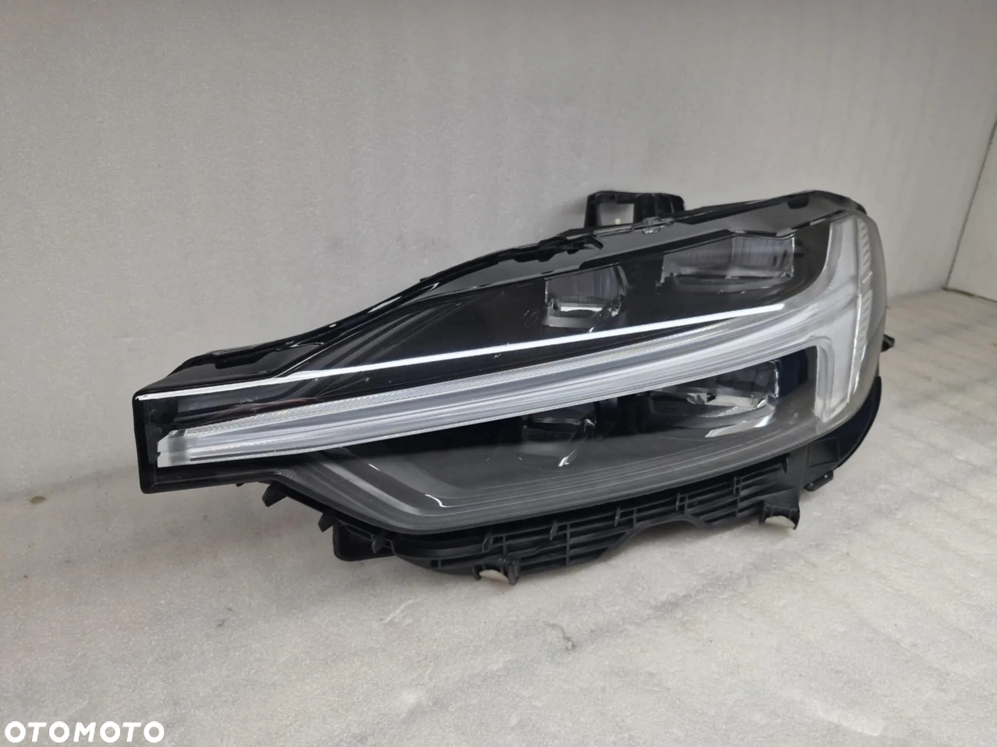 VOLVO XC60 II MID LED LAMPA LEWA/PRAWA PRZÓD 32337374/32337375 KOMPLET - 20