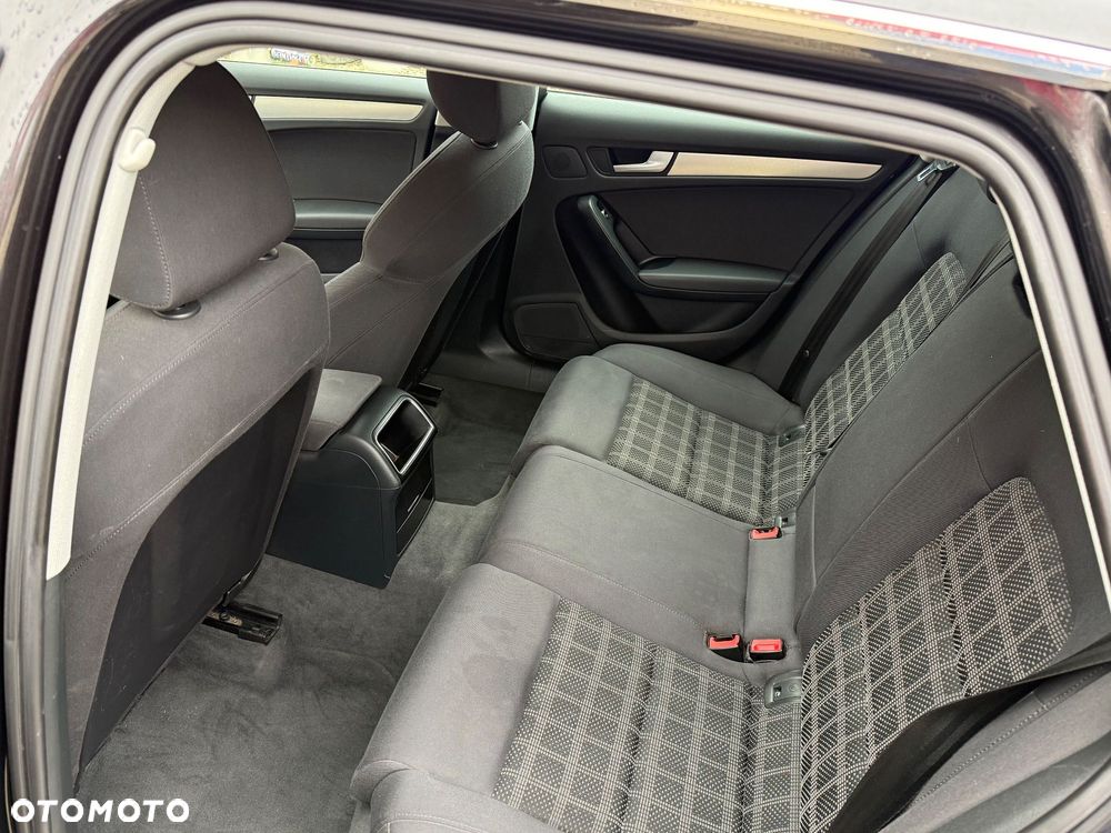 Audi A4 Avant 2.0 TDI - 11