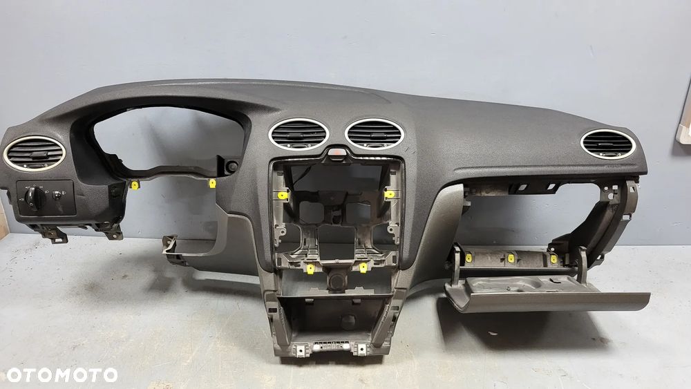 Kokpit Deska Rozdzielcza Ford Focus MK2