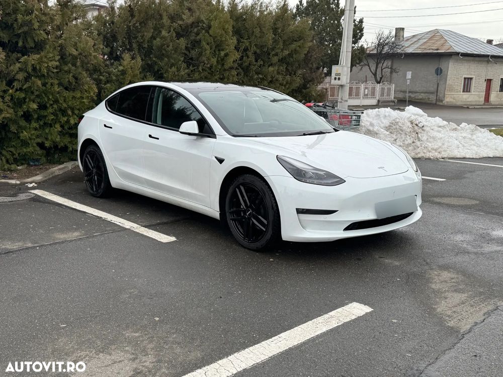 Tesla Model 3 - 2