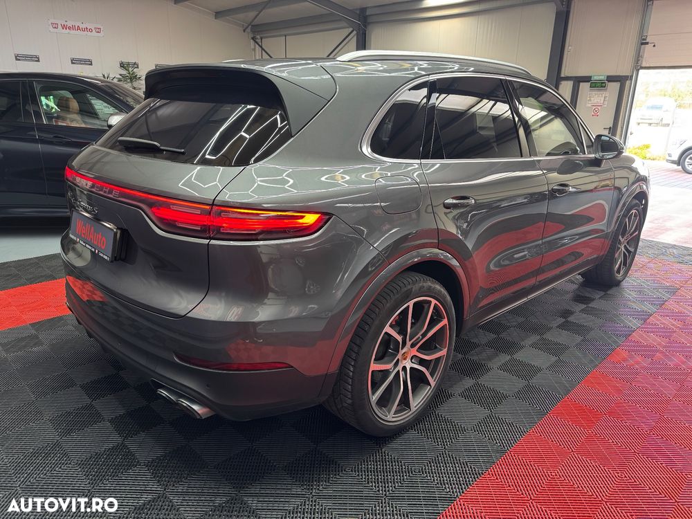 Porsche Cayenne S - 5