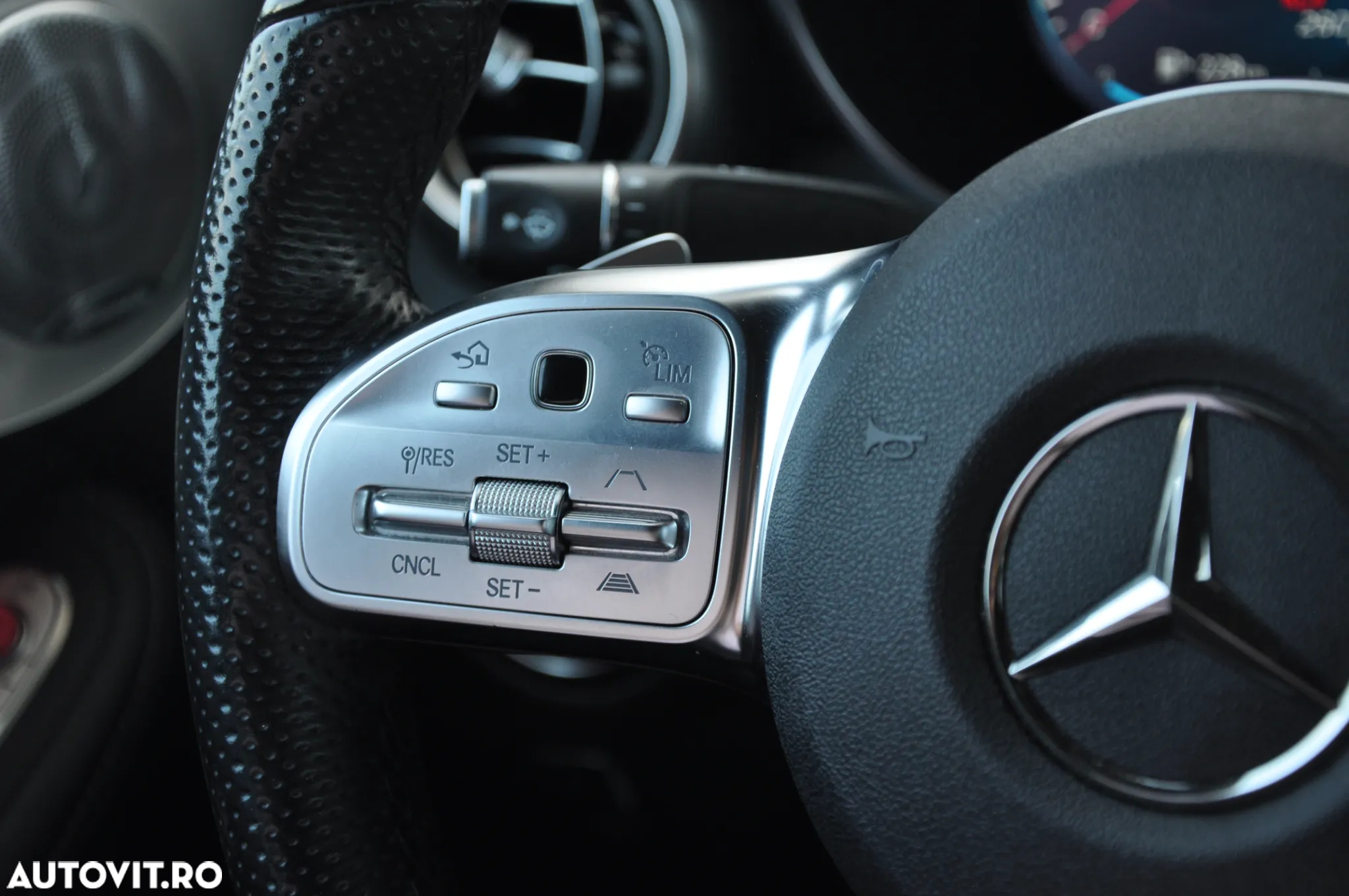 Mercedes-Benz GLC 300 d 4Matic 9G-TRONIC AMG Line Plus - 18
