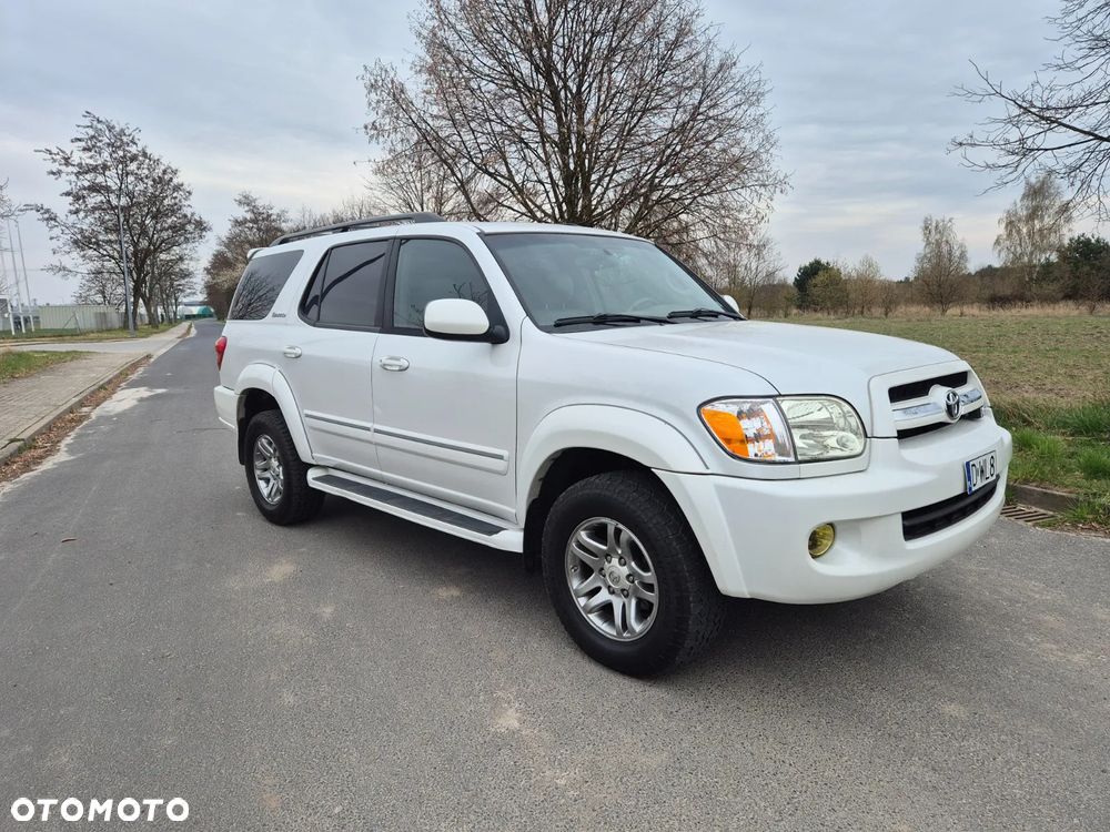 Toyota Sequoia - 12