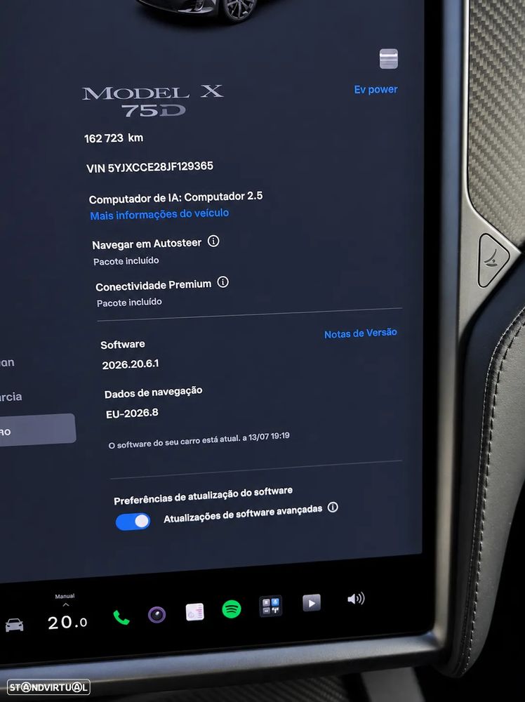 Tesla Model X - 8