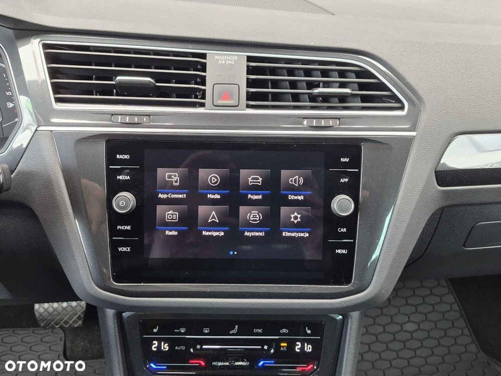 Volkswagen Tiguan - 8