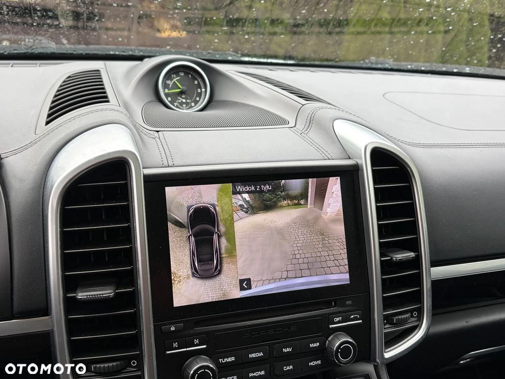 Porsche Cayenne - 17