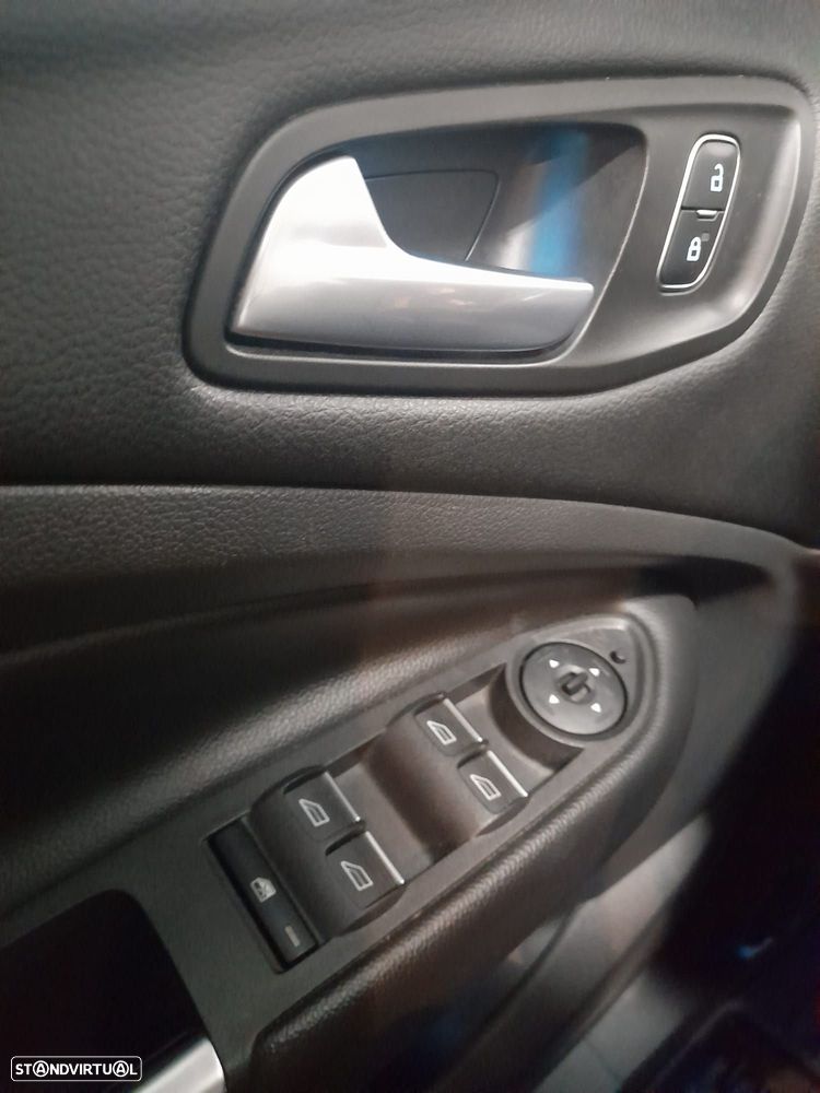 Ford Kuga 2.0 TDCi Titanium 4WD Powershift - 32