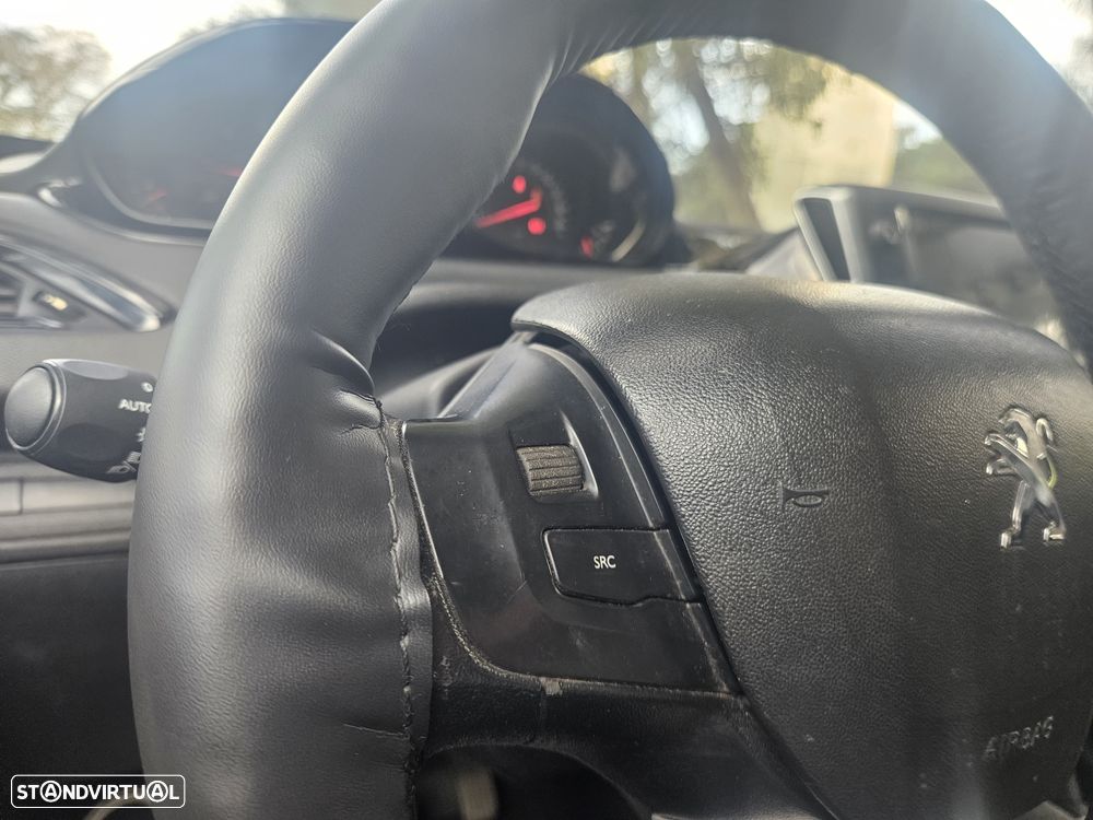 Peugeot 208 1.4 HDi - 17