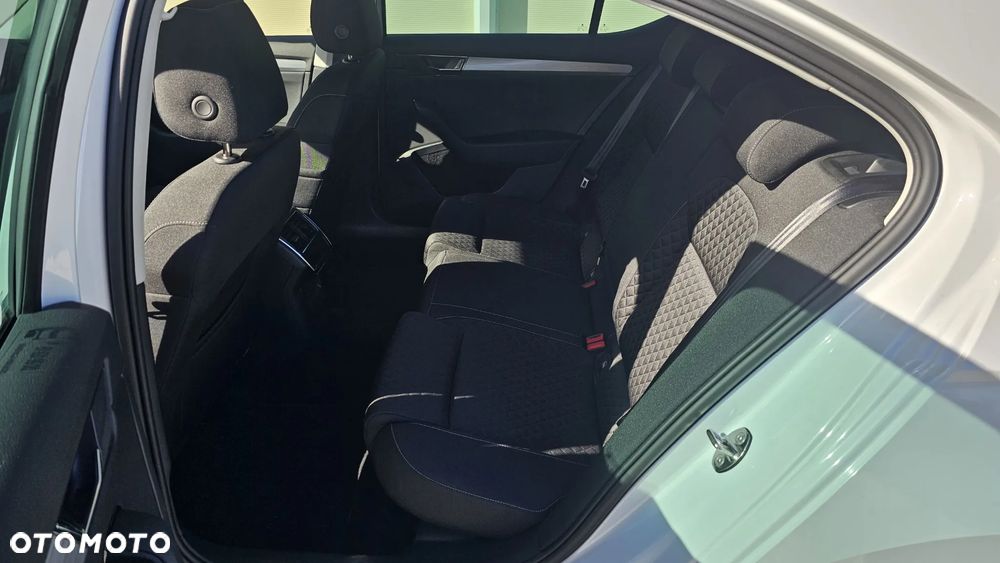 Skoda Superb 1.5 TSI Ambition DSG - 21