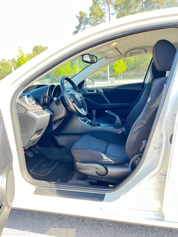 Mazda 3 Hatchback MZ-CD 1.6 Exclusive - 11