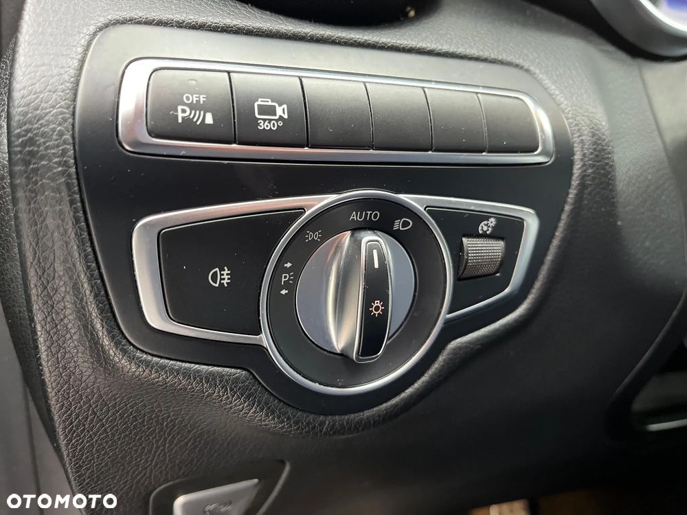Mercedes-Benz GLC 250 4Matic 9G-TRONIC AMG Line - 25