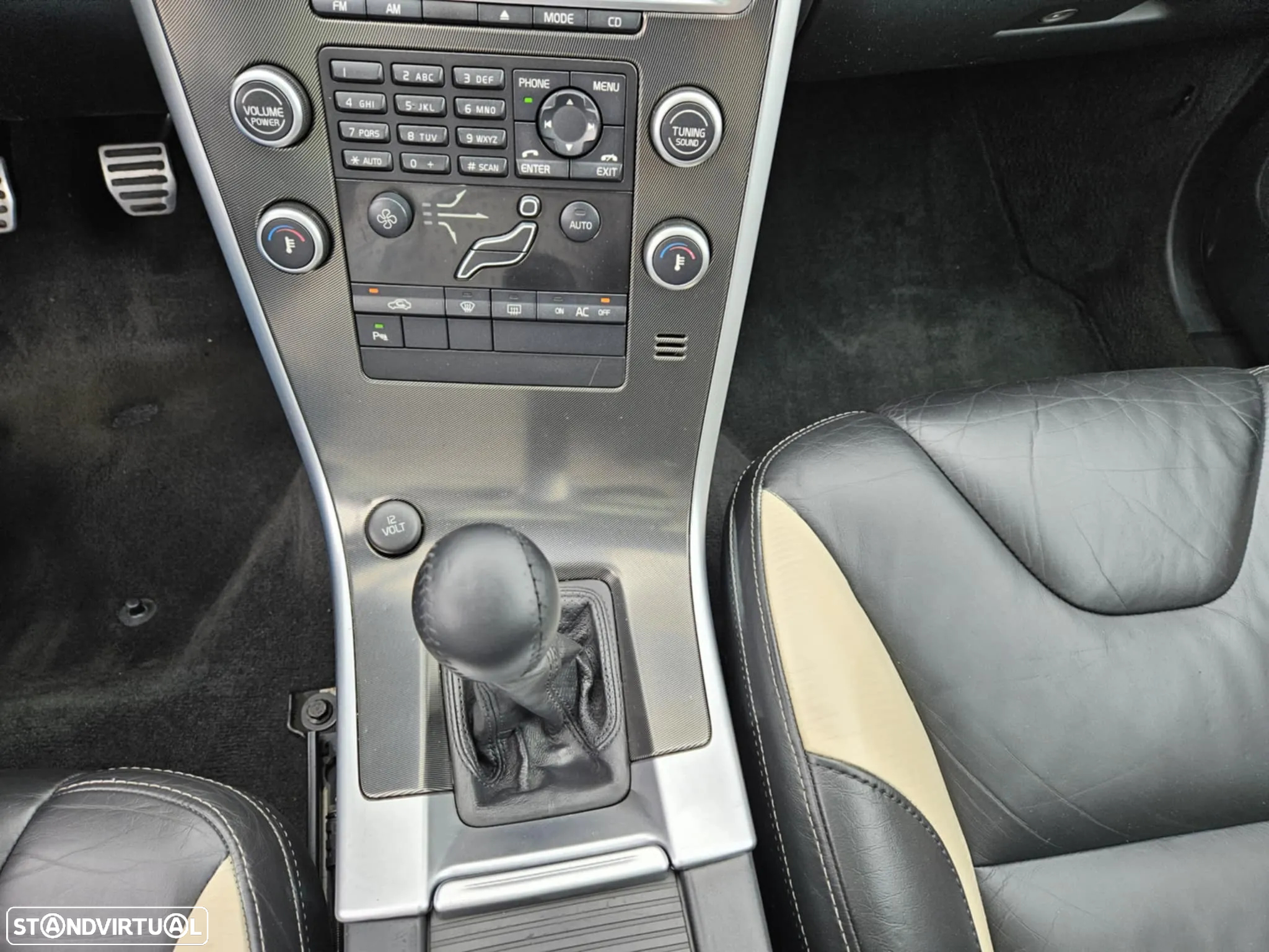 Volvo XC 60 2.0 D3 Drive R-Design - 22
