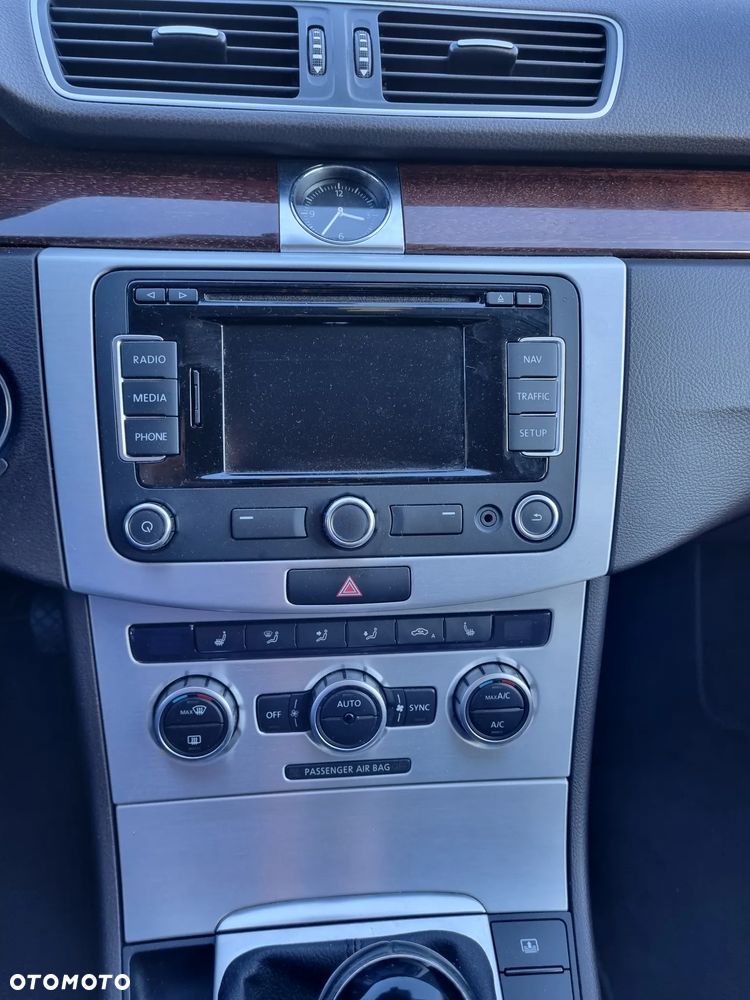 Volkswagen Passat 2.0 TDI Highline - 22