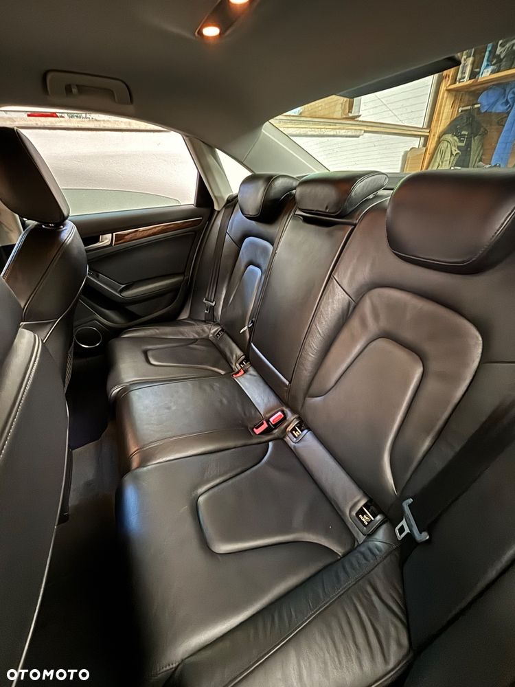 Audi A4 Limousine - 16