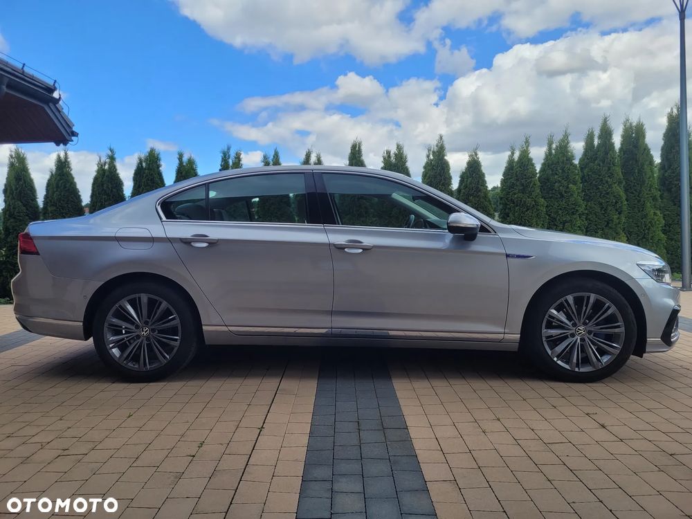 Volkswagen Passat - 9