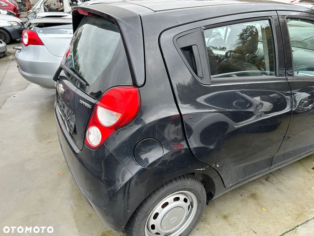 Kompletny Tył Chevrolet Spark Zderzak , lapy, klapa bagażnika, tylny pas - 3