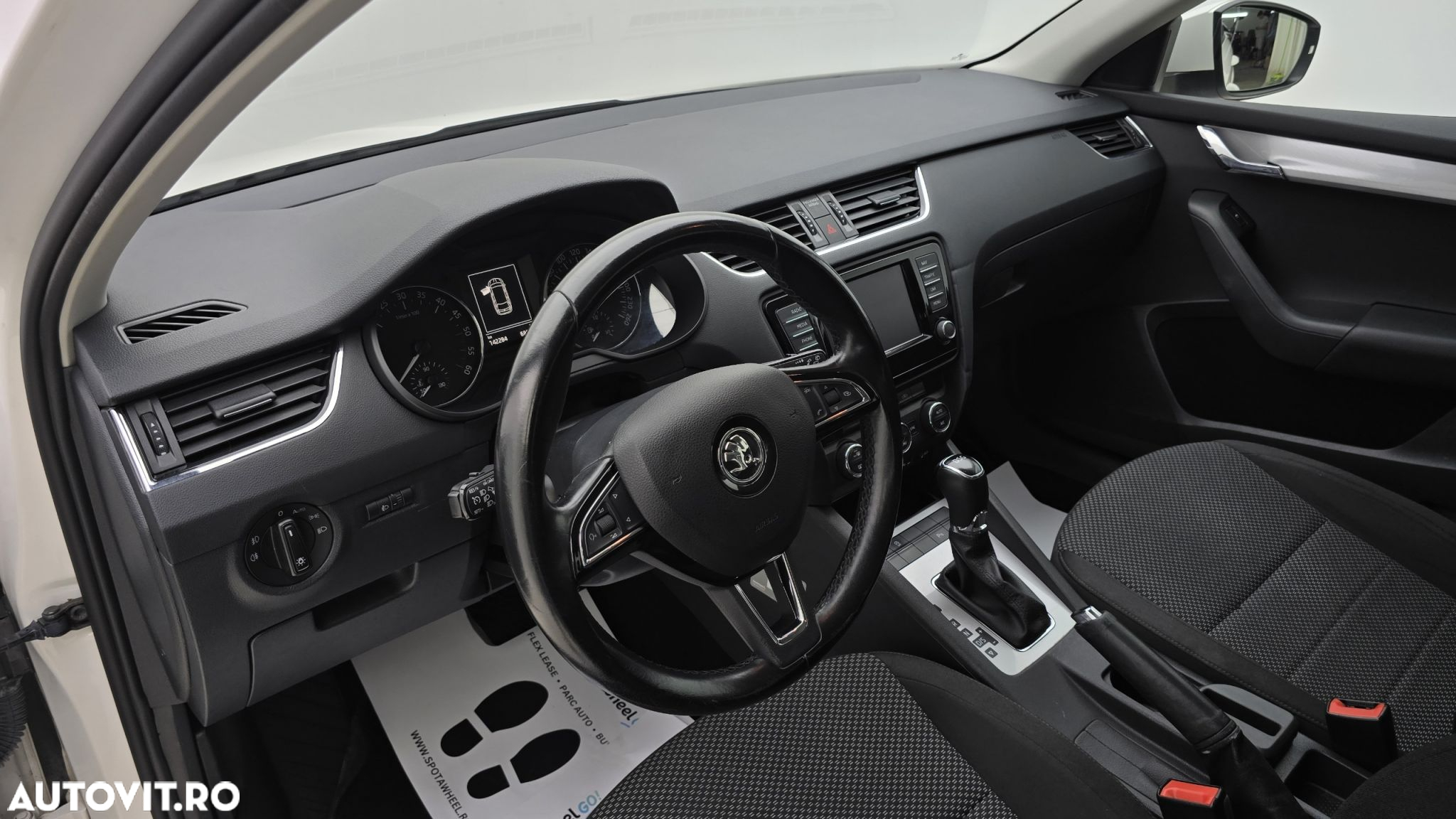 Skoda Octavia 1.6 TDI DSG Ambition - 13