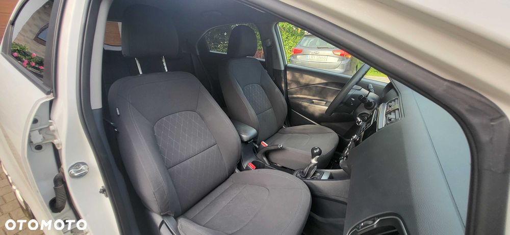 Kia Rio - 8