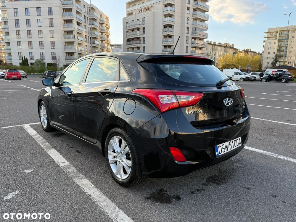 Hyundai i30 blue 1.6 CRDi Trend - 3