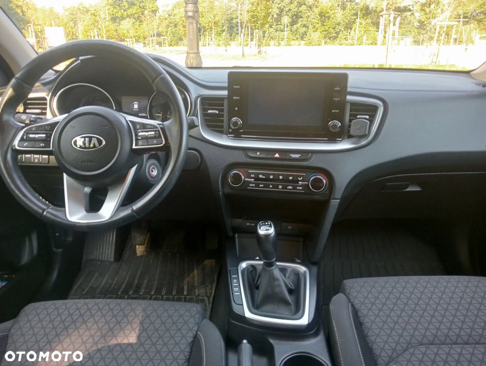 Kia XCeed 1.5 T-GDI M - 10
