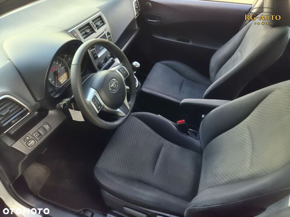 Toyota Verso S - 30