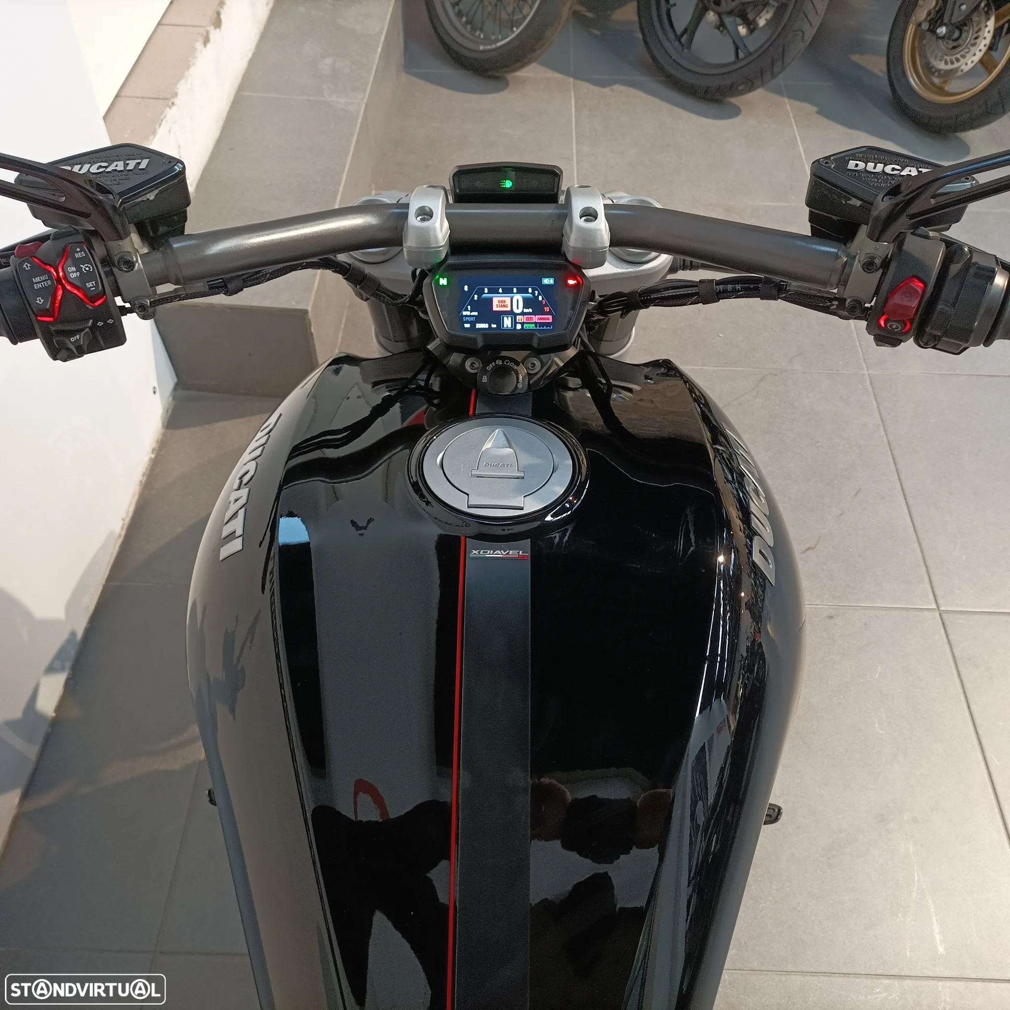 Ducati Diavel X - 12