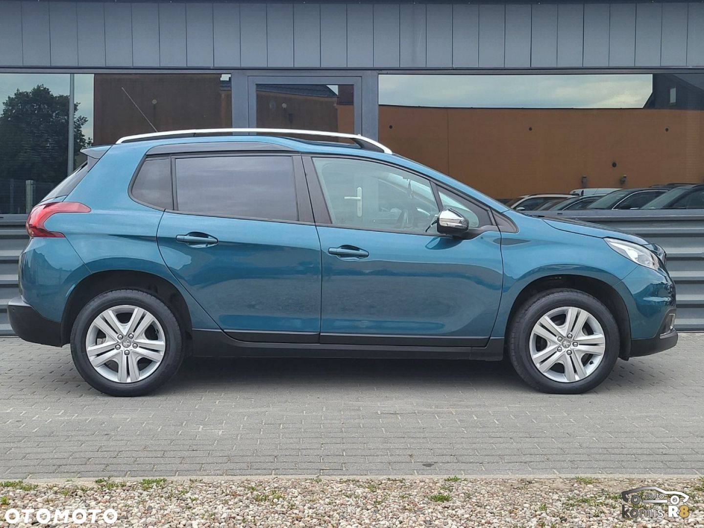 Peugeot 2008 - 4