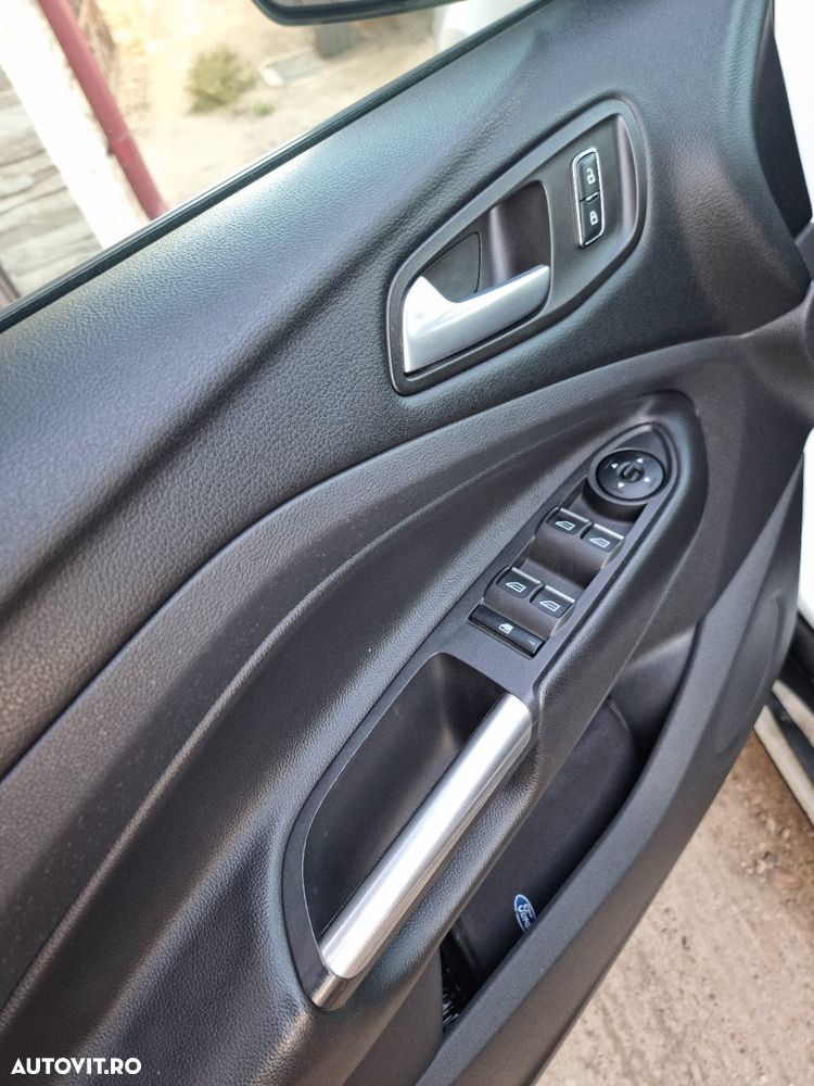Ford Kuga - 14