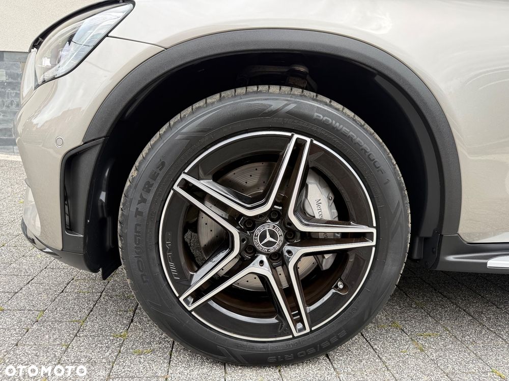 Mercedes-Benz GLC - 11