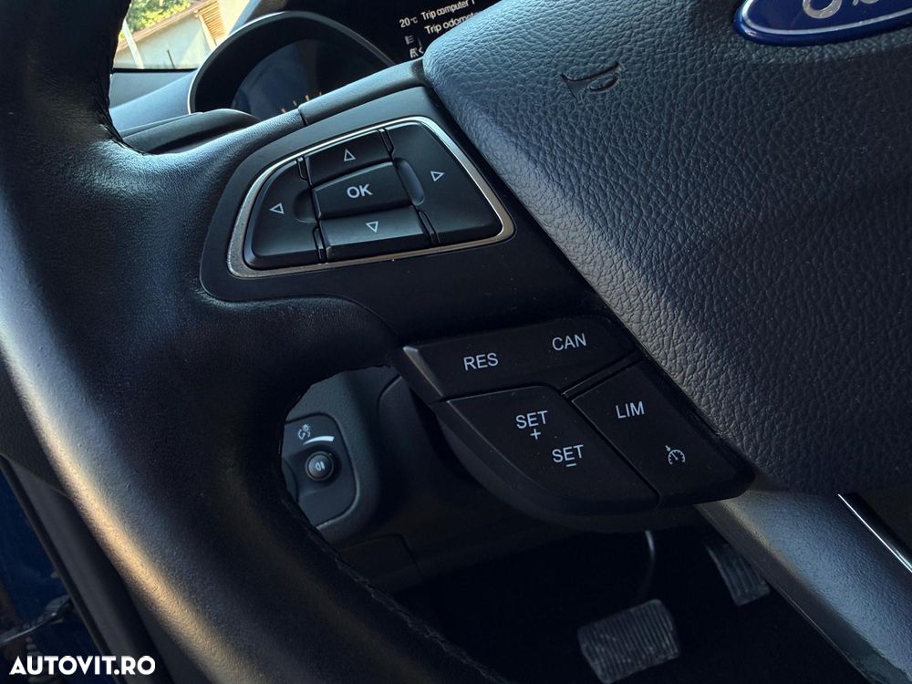 Ford Kuga - 21
