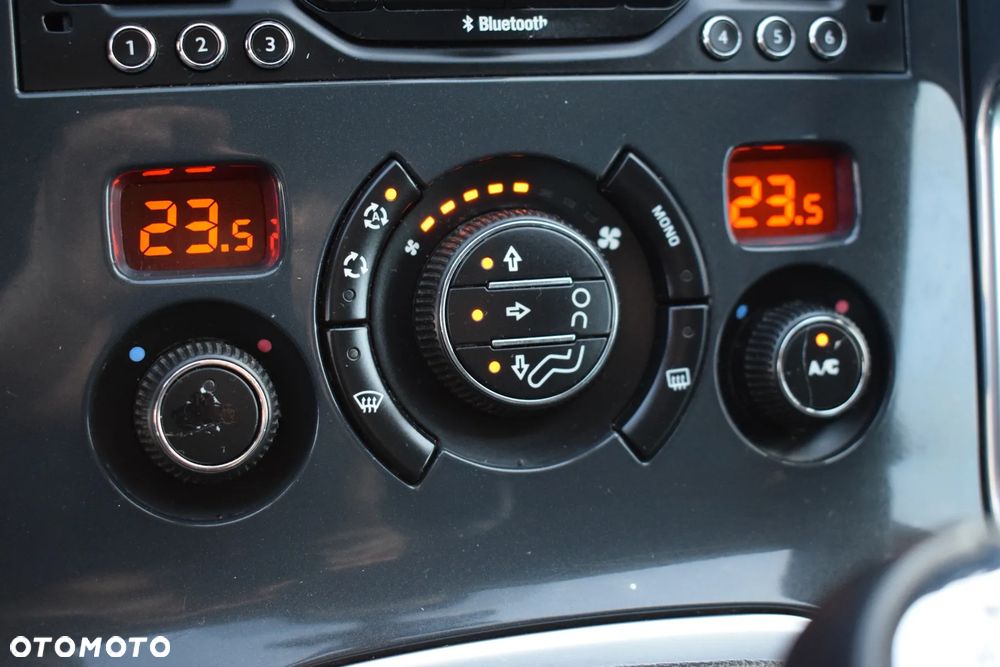 Peugeot 3008 HDi 115 Allure - 24