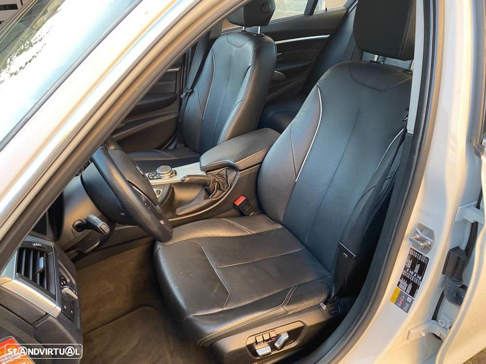 BMW 330 e iPerformance Line Sport - 13