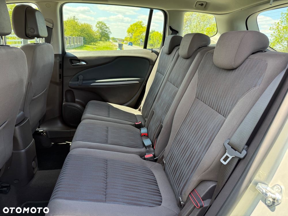 Opel Zafira Tourer 1.4 Turbo Automatik Business Innovation - 4