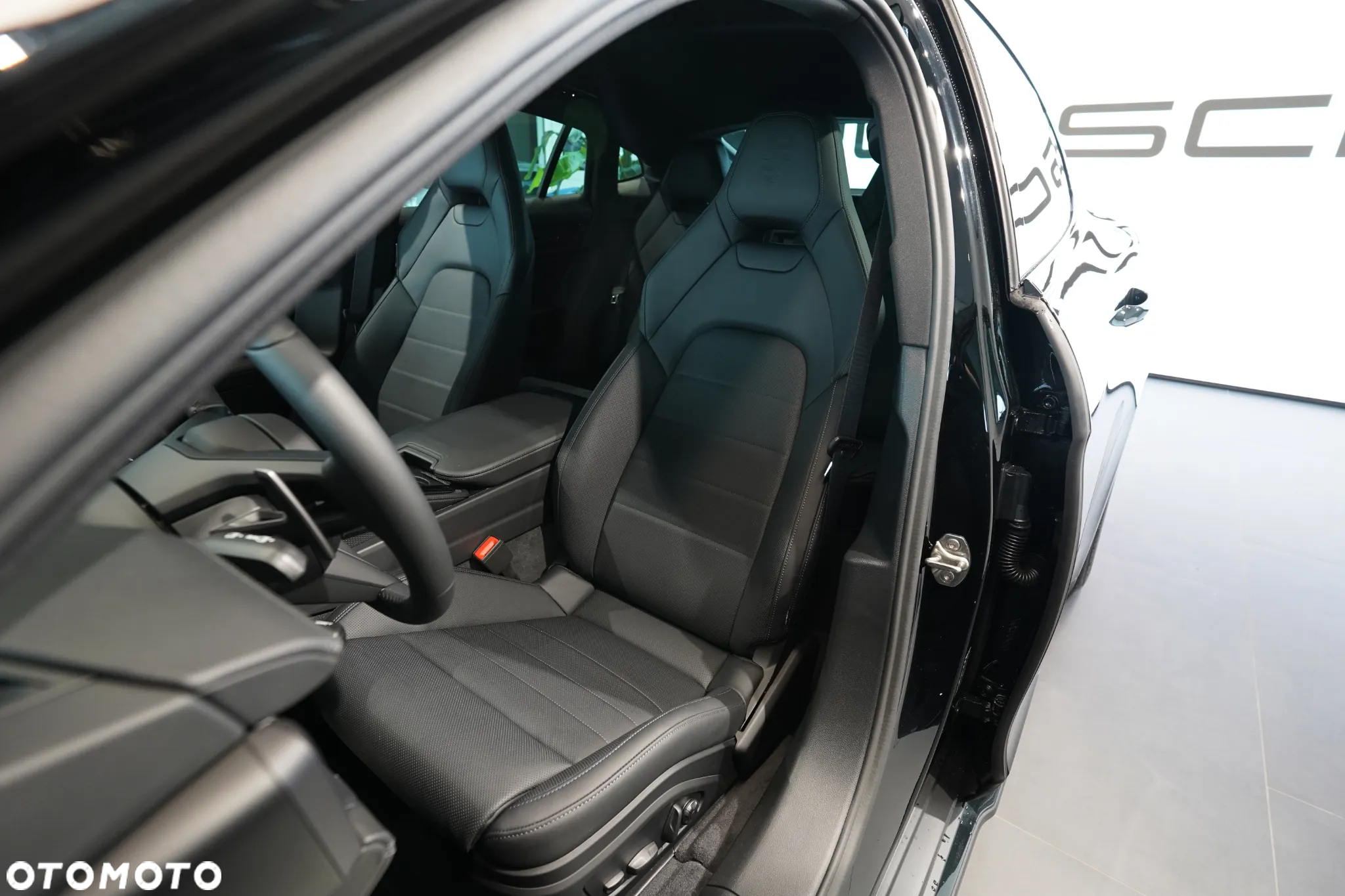 Porsche Panamera 4 - 8