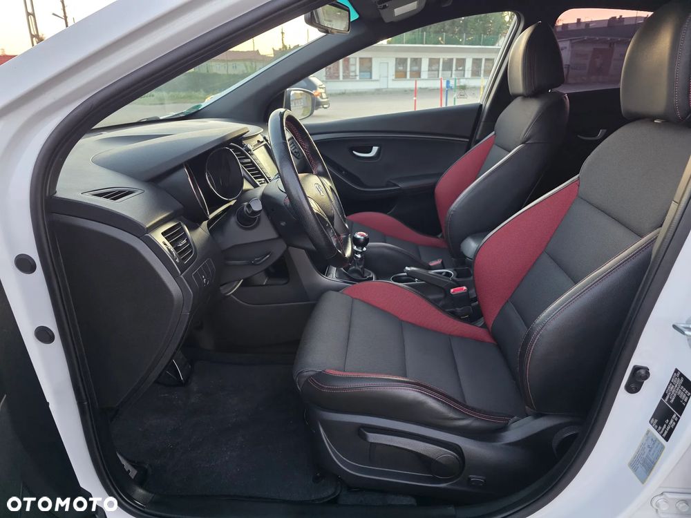 Hyundai i30 1.6 T GDI Turbo - 16