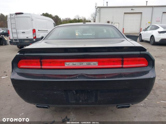 Dodge Challenger - 15