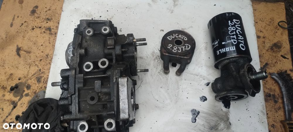 iveco daily FIAT DUCATO JUMPER BOXER 2,8HDI 2,8JTD  chłodnica oleju podstawa filtra - 1