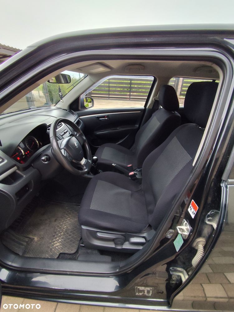 Suzuki Swift - 4