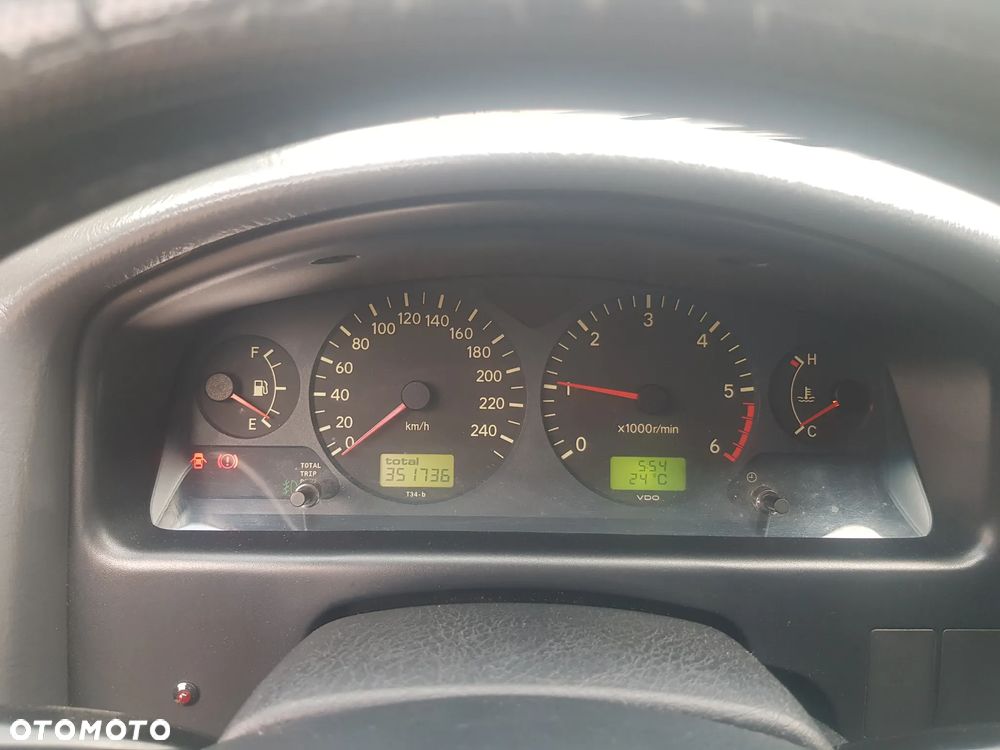 Toyota Avensis - 26