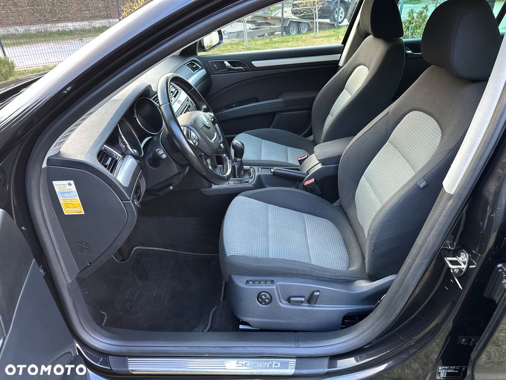 Skoda Superb 2.0 TDI Exclusive - 23
