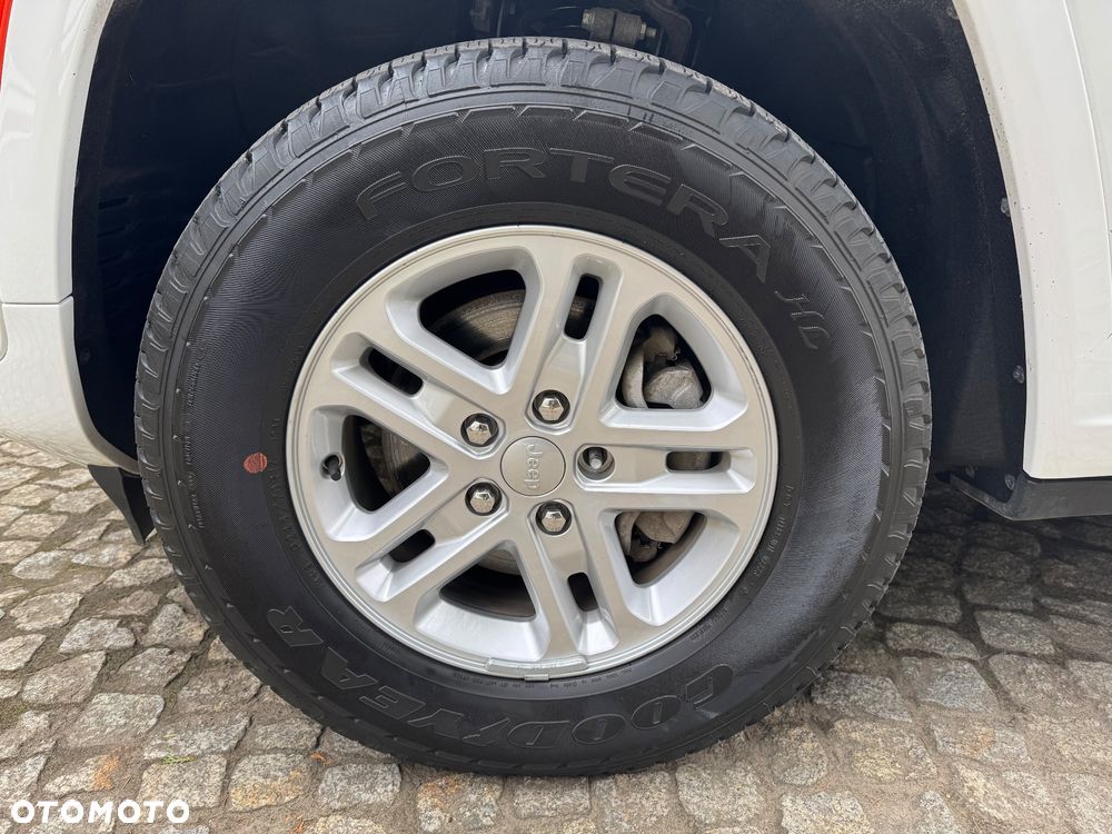 Jeep Grand Cherokee 3.6 V6 Pentastar 4WD Automatik Laredo - 16